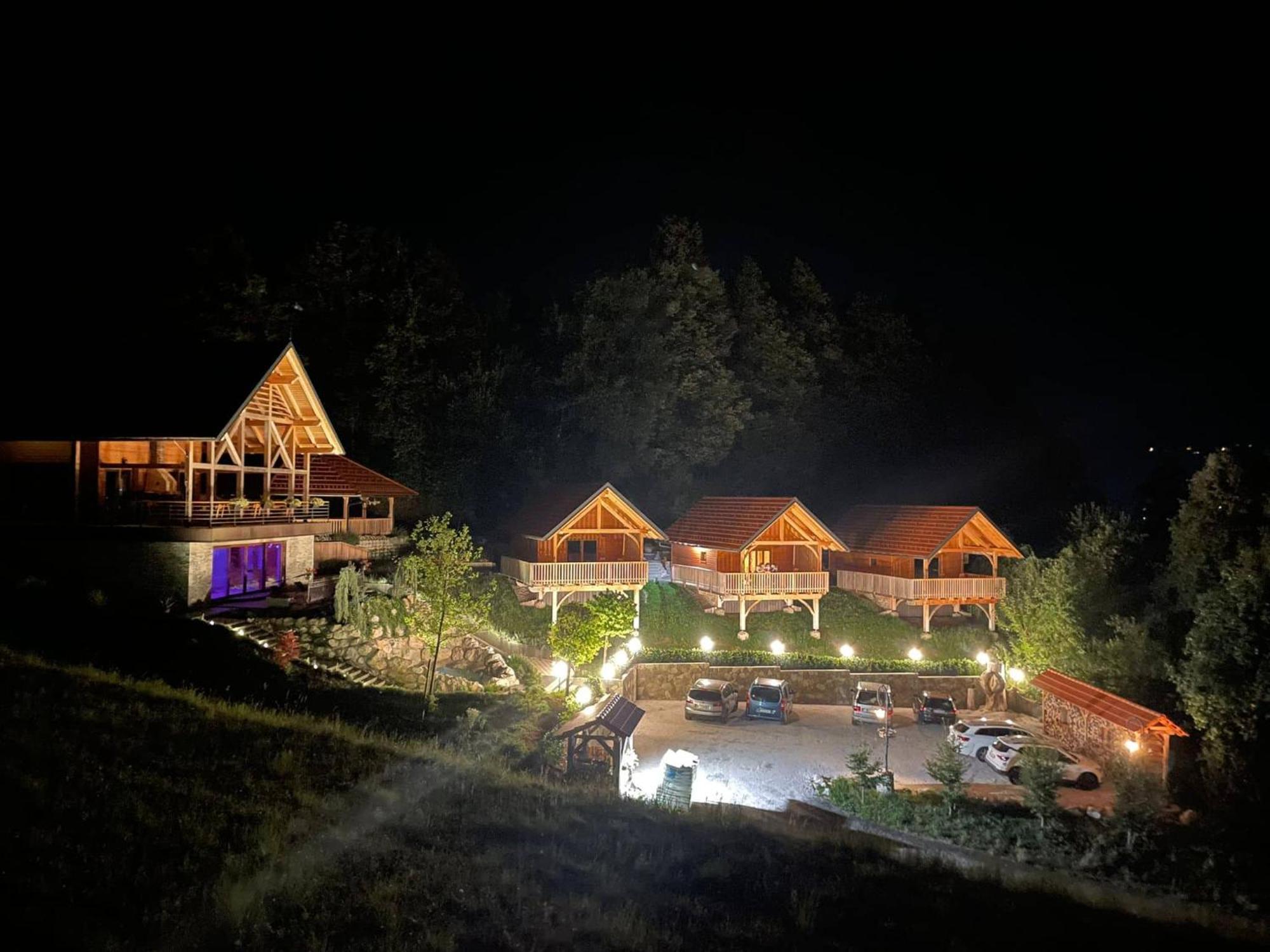 Resort Pri Hrastu 캄니크 외부 사진